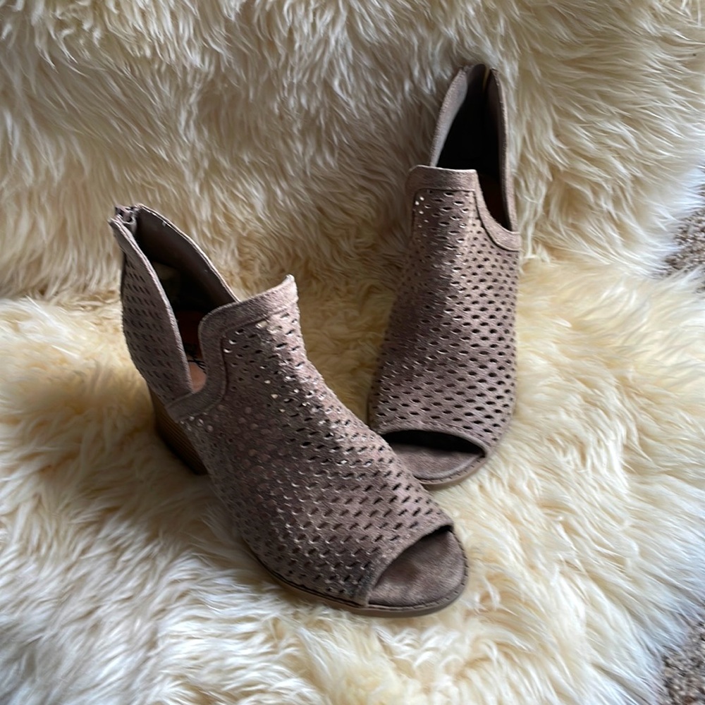 Qupid Peep-toe Booties